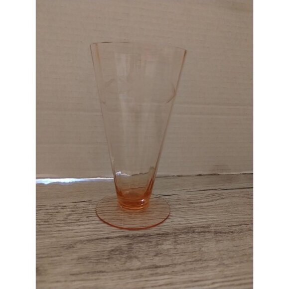 Vintage Pink Depression Glass Wine Glass With Etched Floral Design - Picture 1 of 4